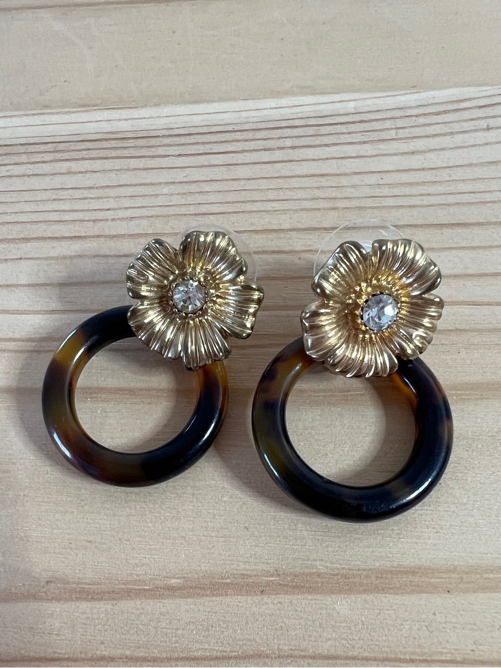 J Crew Gold Flower & Tortoise Hoop Earrings